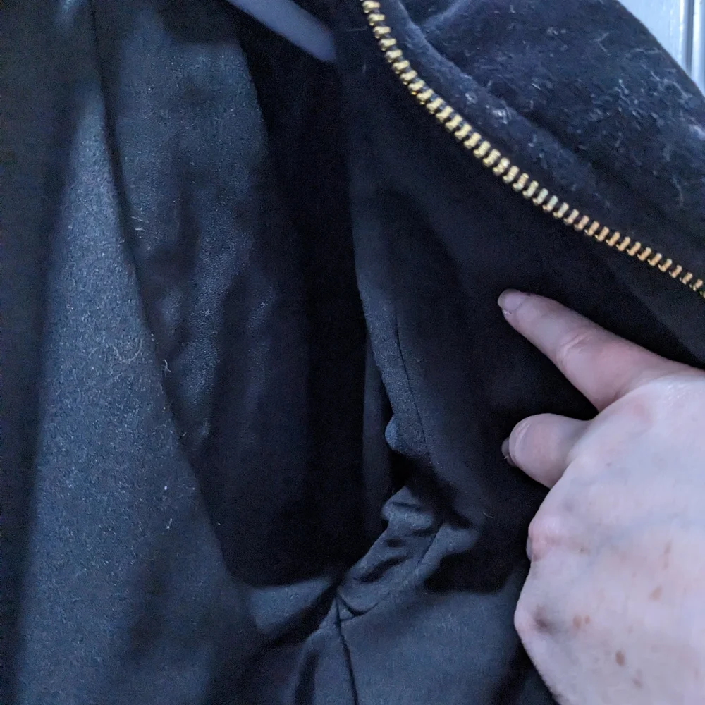 Juicy Couture velour puffer jacket black gently worn - Picture 7 of 8